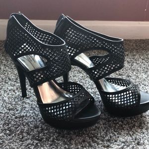 Vera Wang Black Stilettos